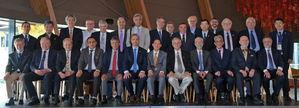 UY25 CV Comisionados y Jurado_003