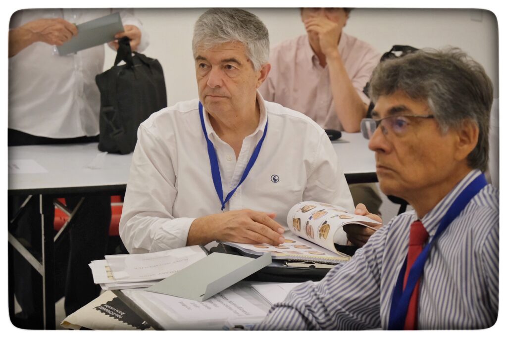 UY25 CV Comisionados y Jurado_011