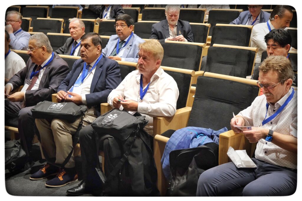 UY25 CV Comisionados y Jurado_016