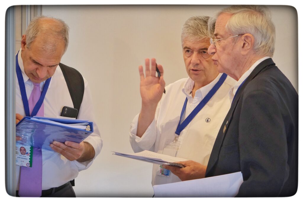 UY25 CV Comisionados y Jurado_031