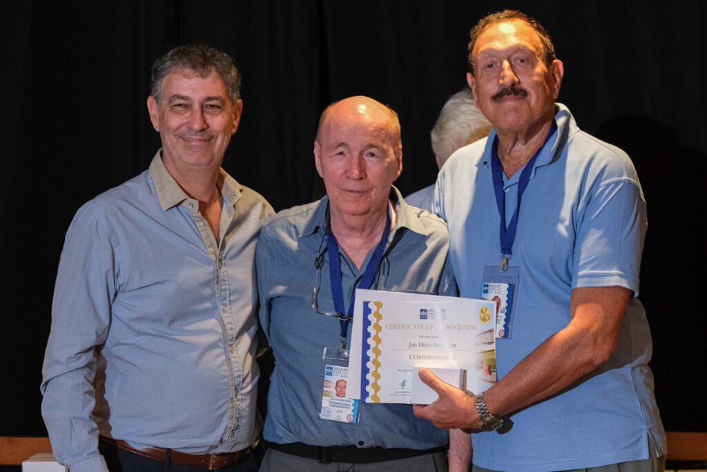 UY25 CV Comisionados y Jurado_045