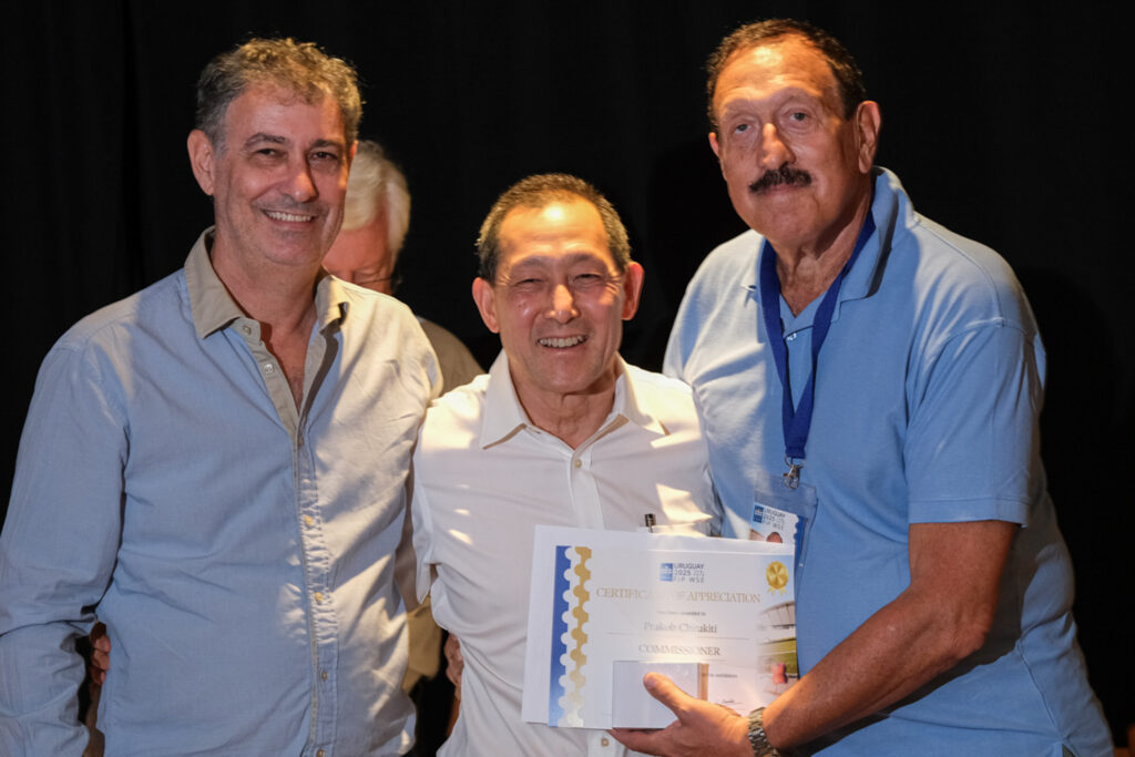 UY25 CV Comisionados y Jurado_057