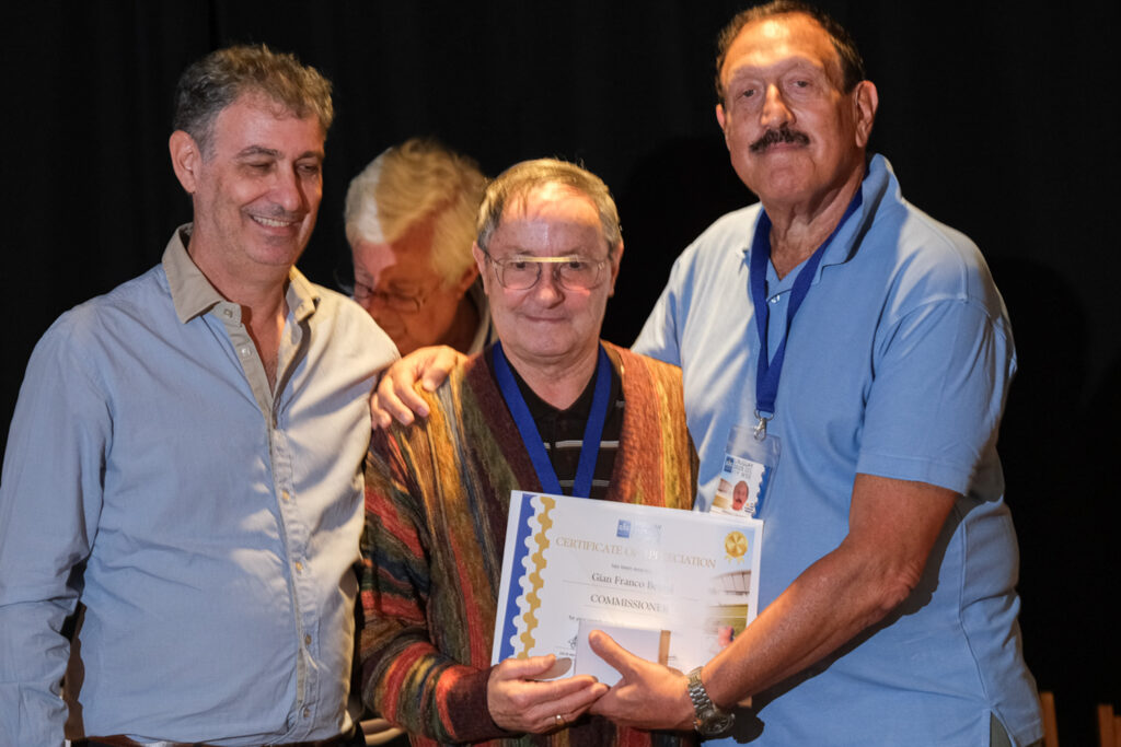 UY25 CV Comisionados y Jurado_062