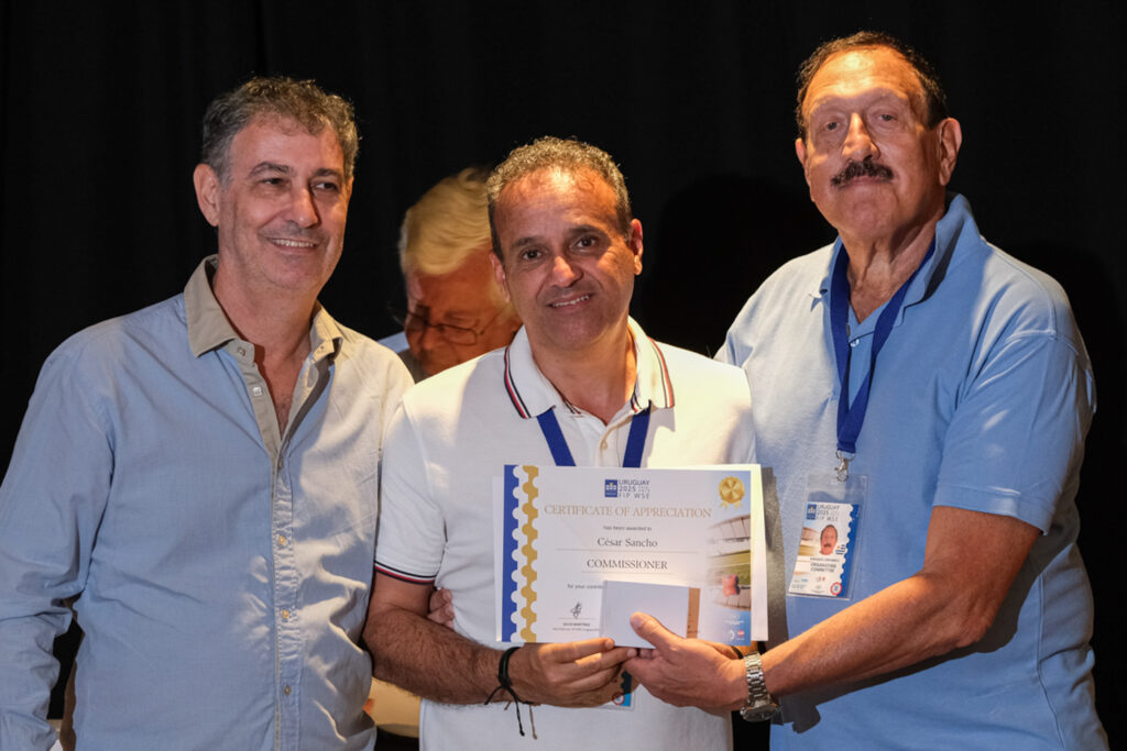 UY25 CV Comisionados y Jurado_070