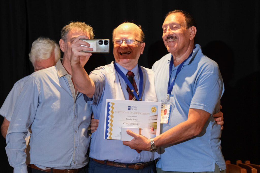 UY25 CV Comisionados y Jurado_078