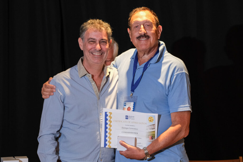 UY25 CV Comisionados y Jurado_083