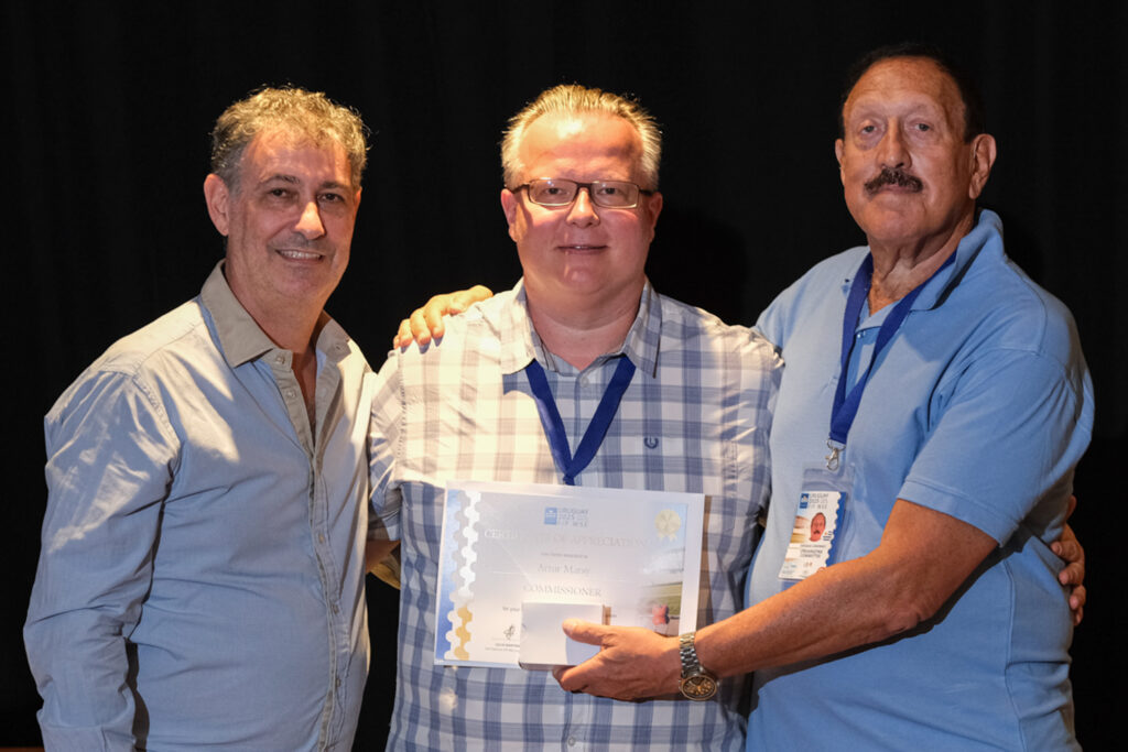 UY25 CV Comisionados y Jurado_113