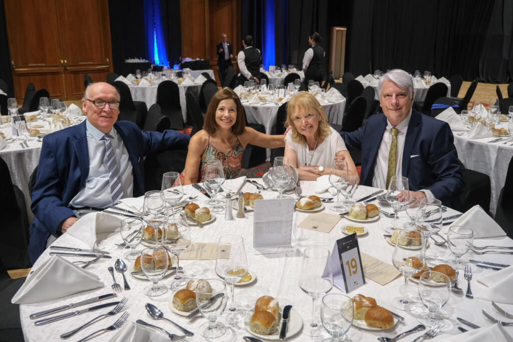 UY25 CV Palmarés _003