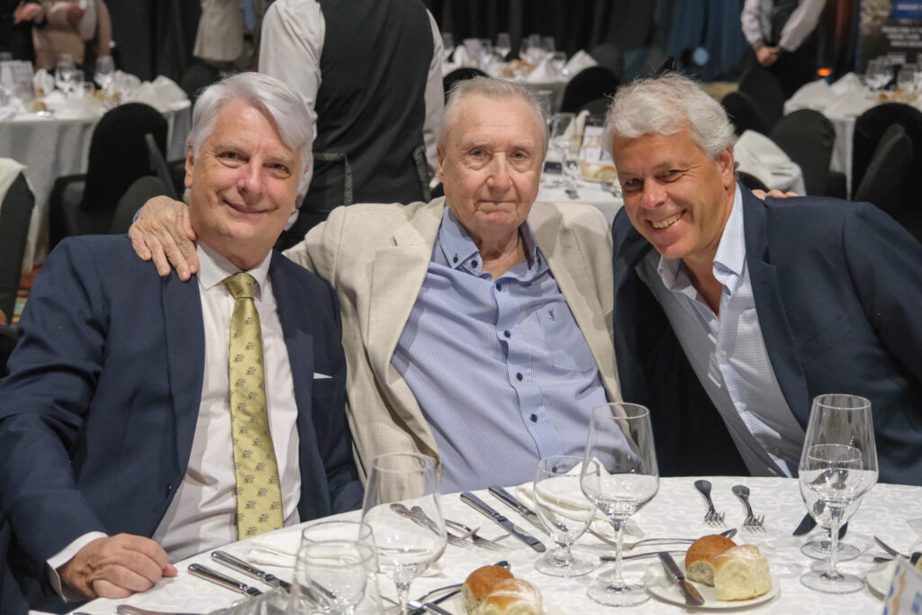 UY25 CV Palmarés _006