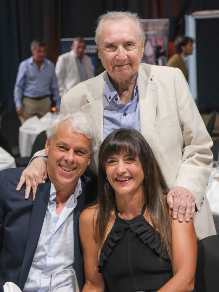 UY25 CV Palmarés _013