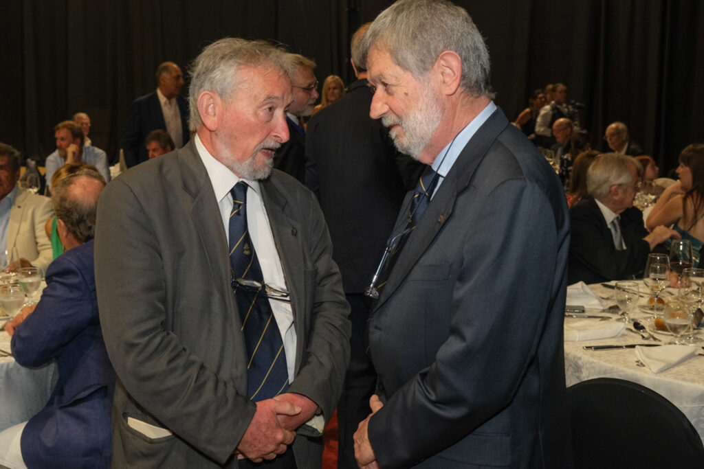 UY25 CV Palmarés _027