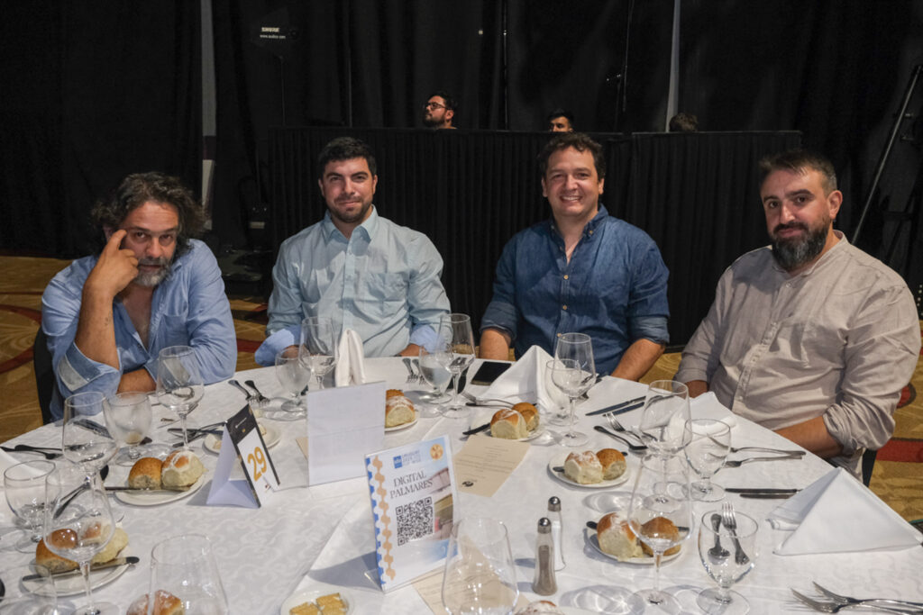 UY25 CV Palmarés _029