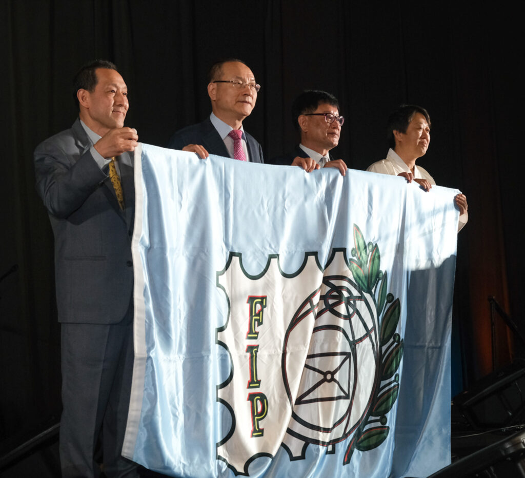 UY25 CV Palmarés _034