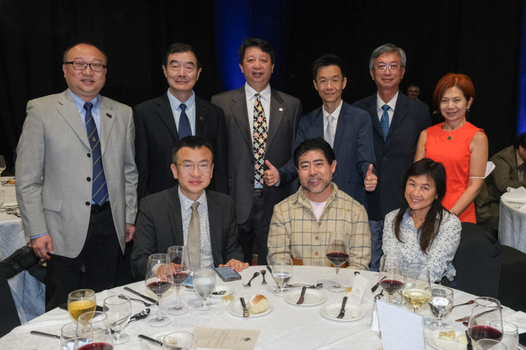 UY25 CV Palmarés _041