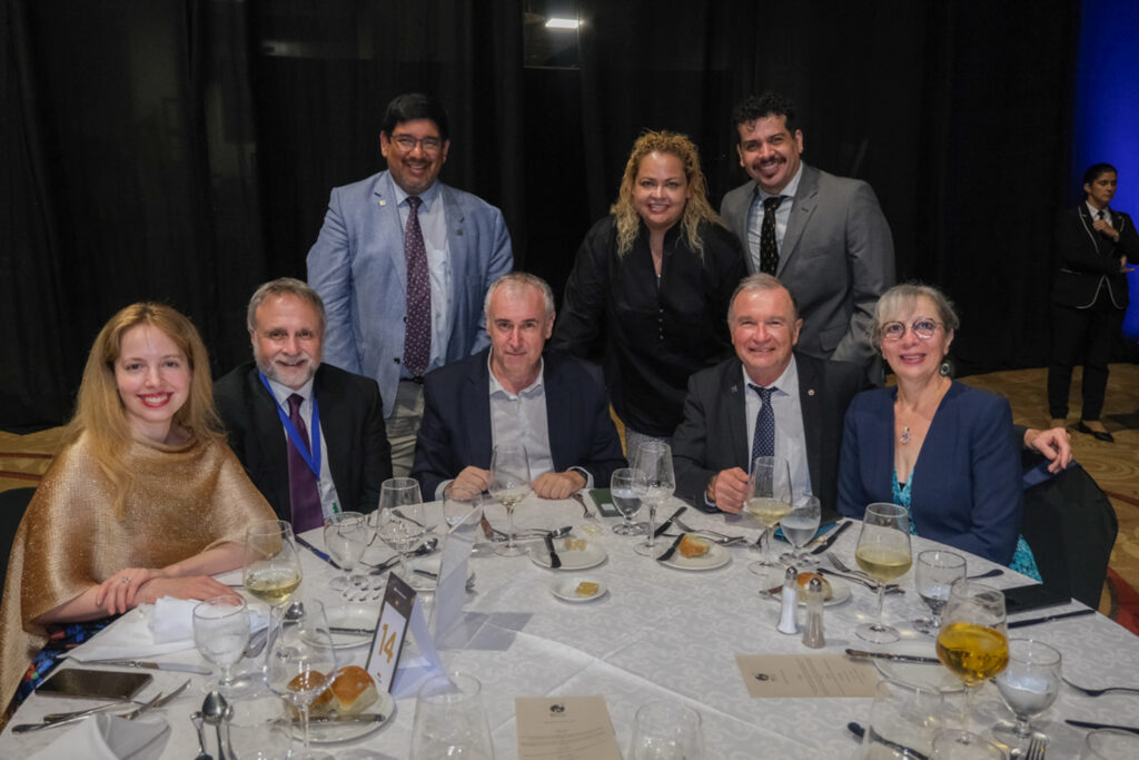 UY25 CV Palmarés _051