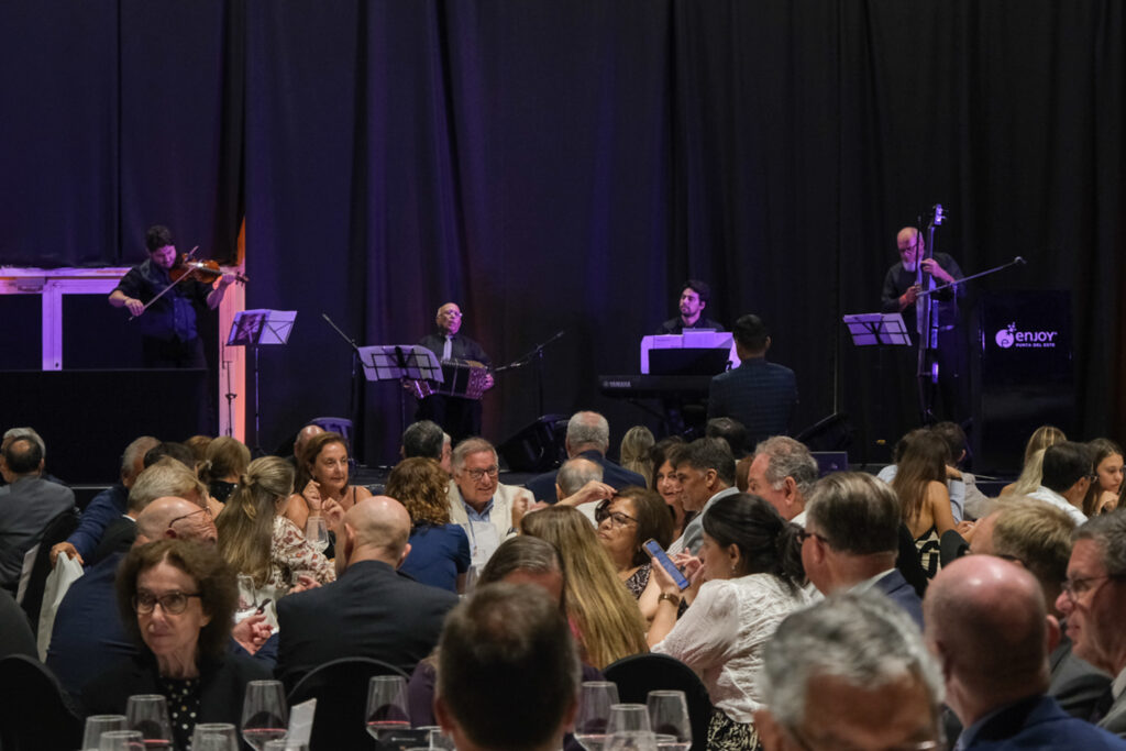 UY25 CV Palmarés _052