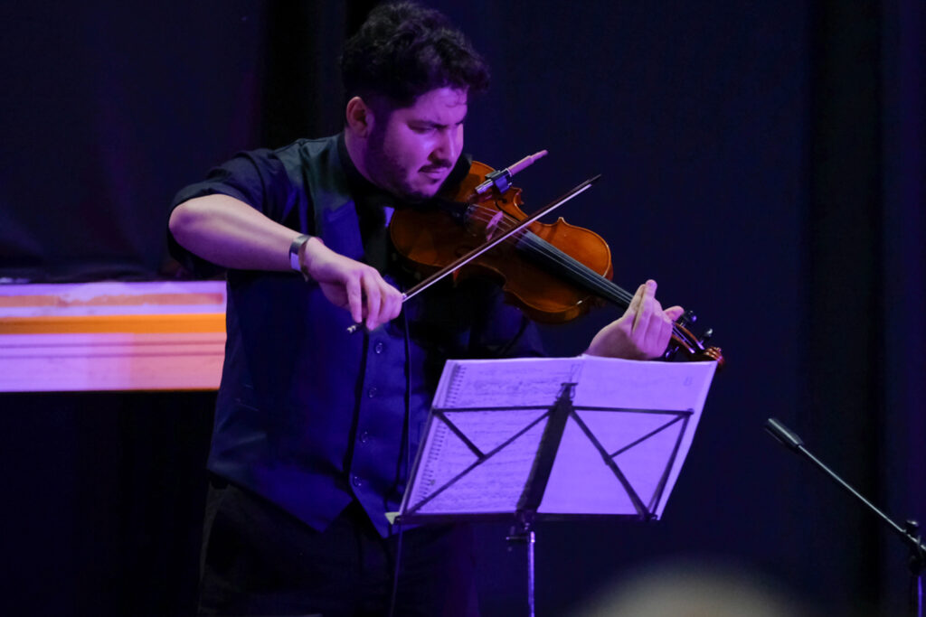 UY25 CV Palmarés _056