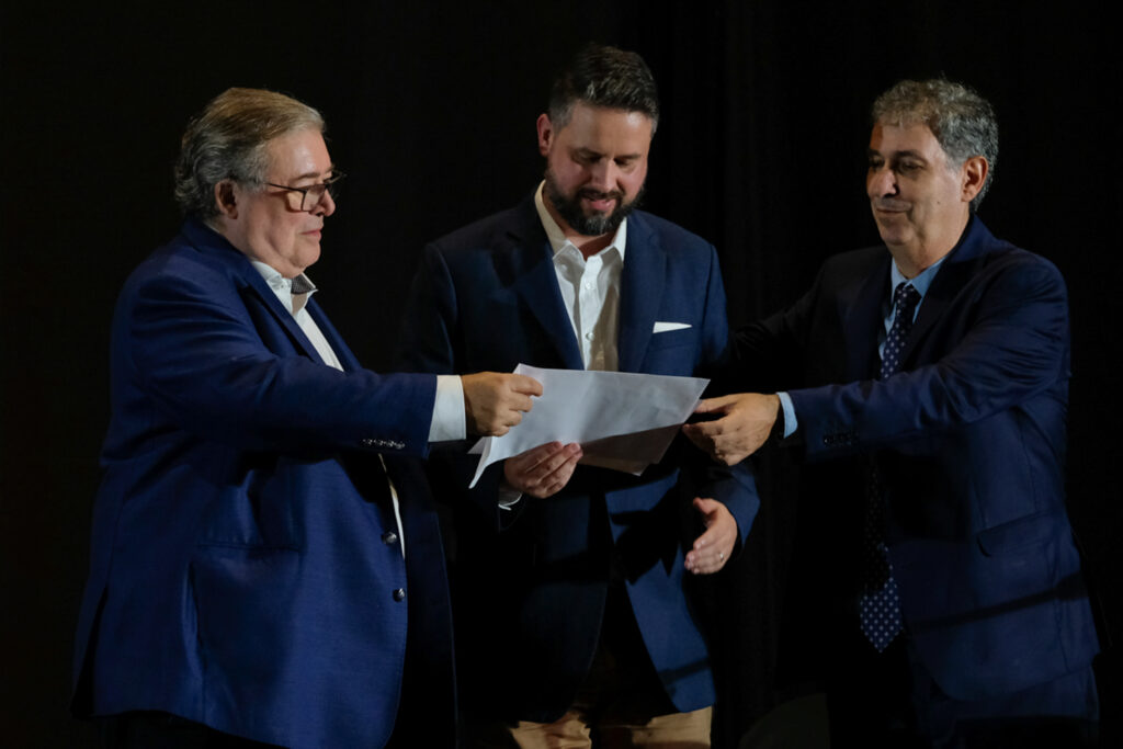 UY25 CV Palmarés _084