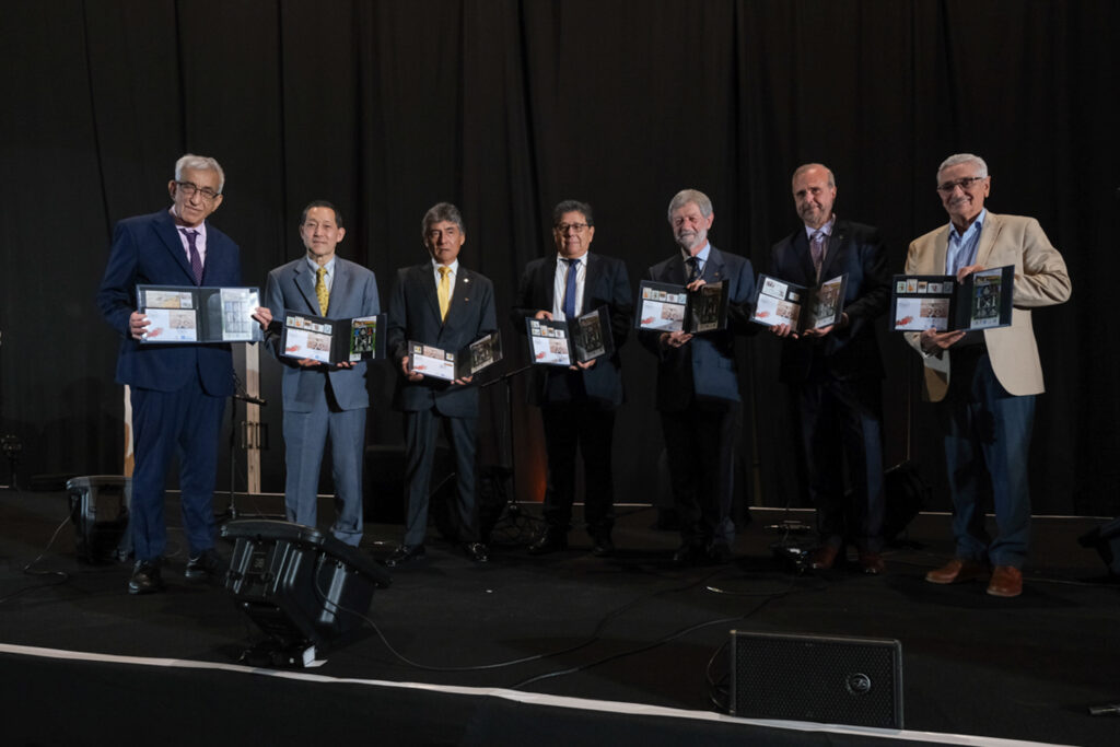 UY25 CV Palmarés _086