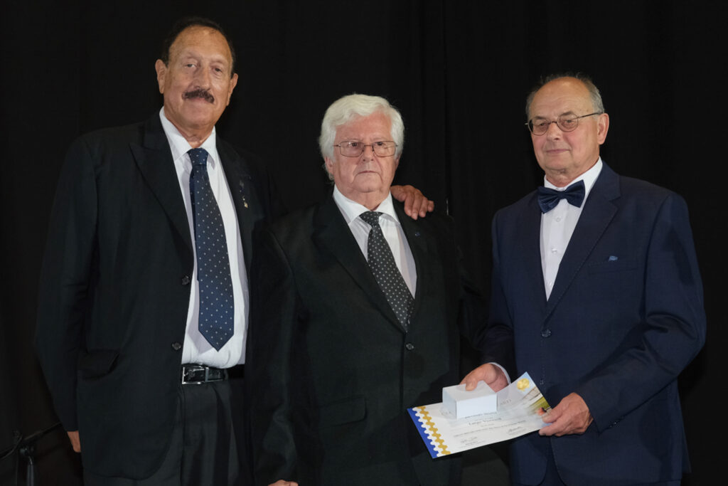 UY25 CV Palmarés _111