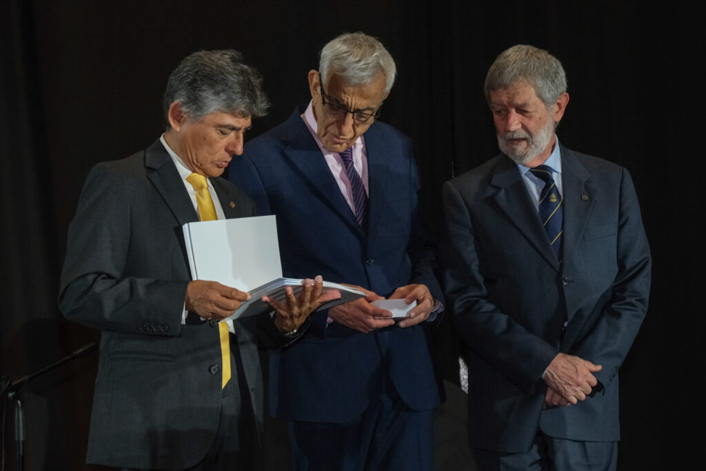 UY25 CV Palmarés _125