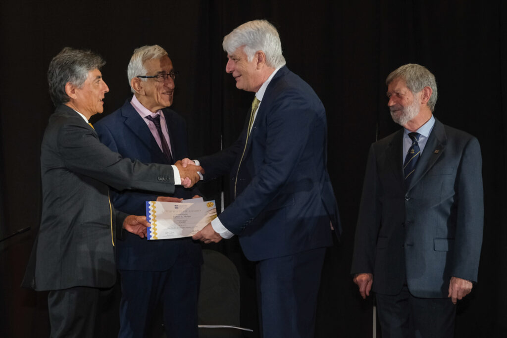 UY25 CV Palmarés _144