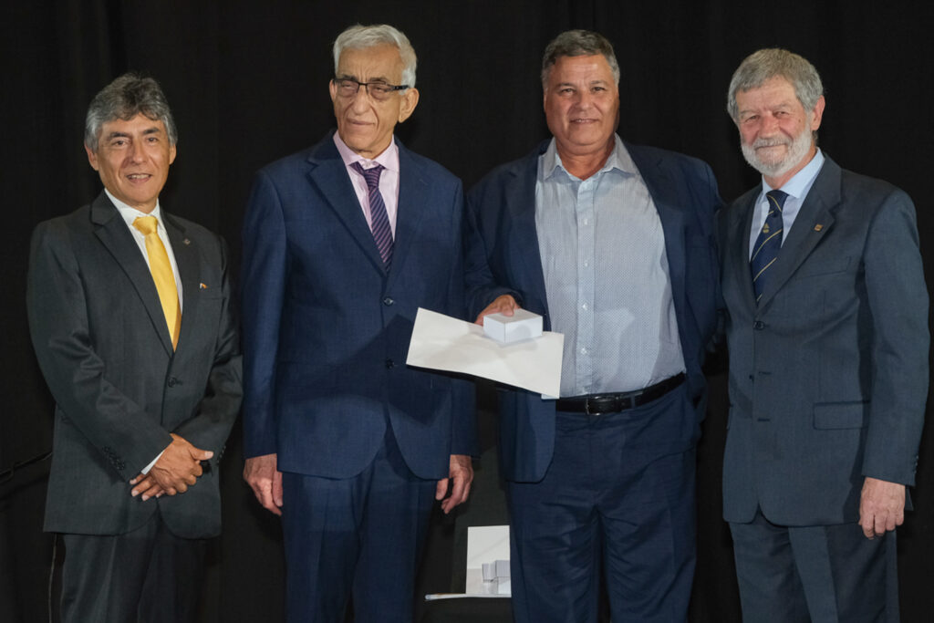 UY25 CV Palmarés _147