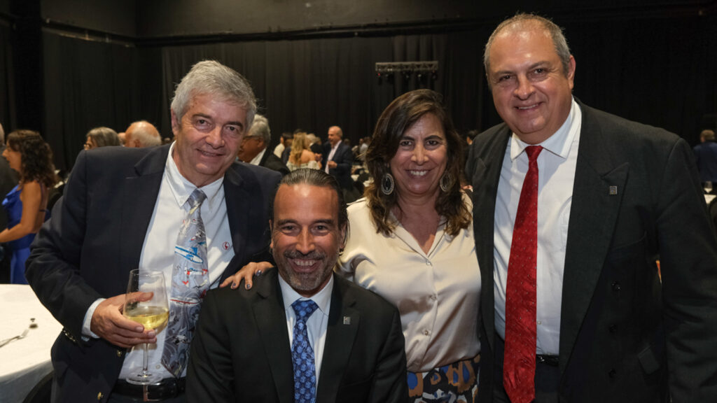 UY25 CV Palmarés _205