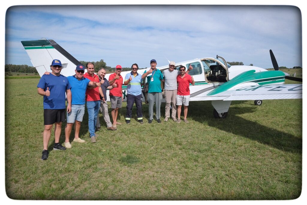 UY25 CV Vuelo Conmemorativo _017