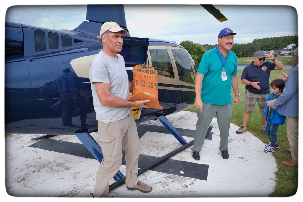 UY25 CV Vuelo Conmemorativo _069