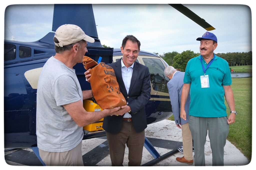 UY25 CV Vuelo Conmemorativo _072