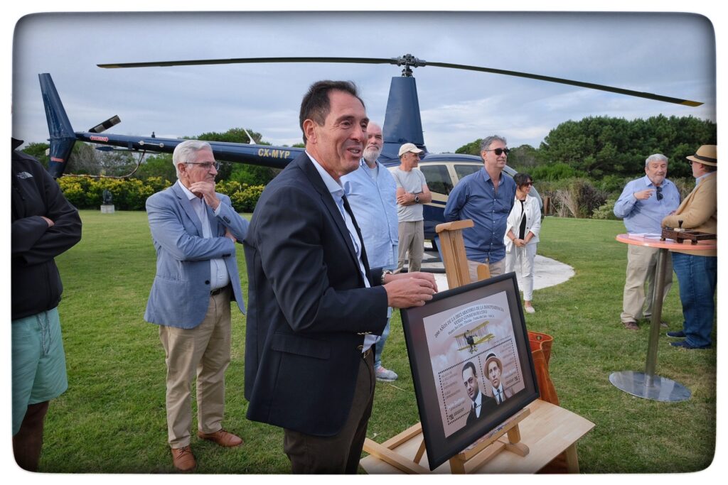 UY25 CV Vuelo Conmemorativo _083