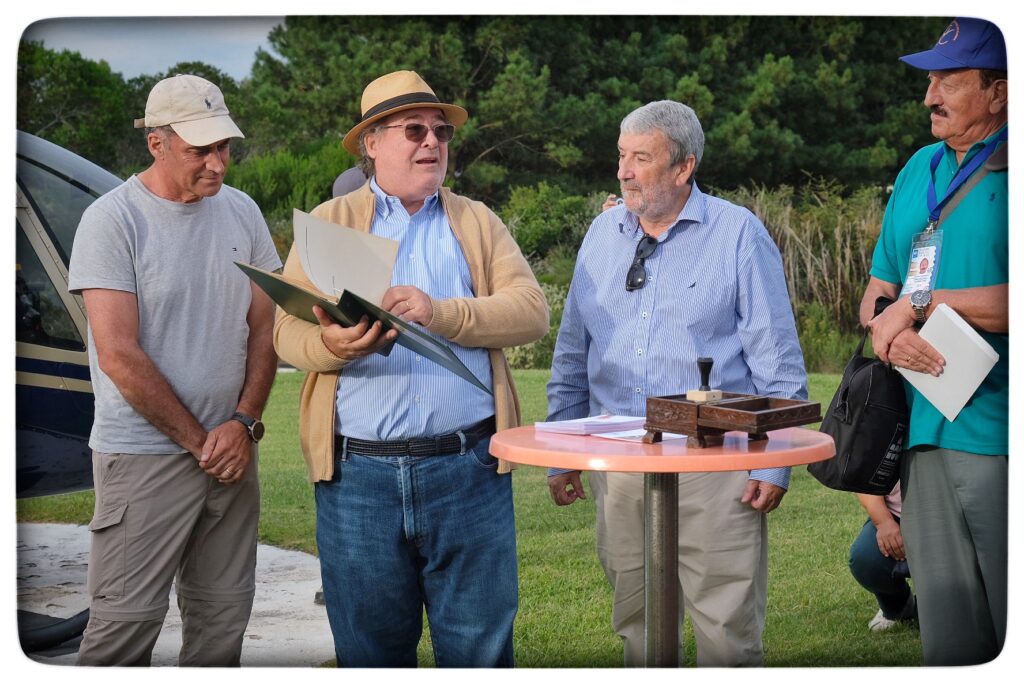 UY25 CV Vuelo Conmemorativo _085