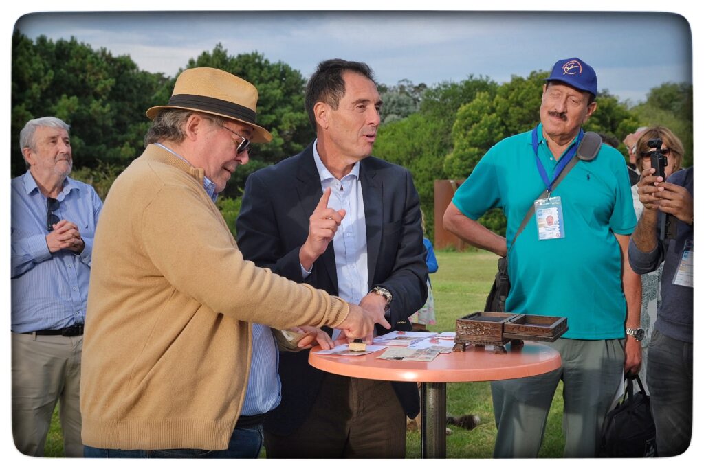 UY25 CV Vuelo Conmemorativo _098