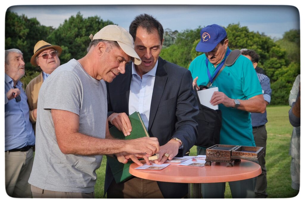 UY25 CV Vuelo Conmemorativo _100